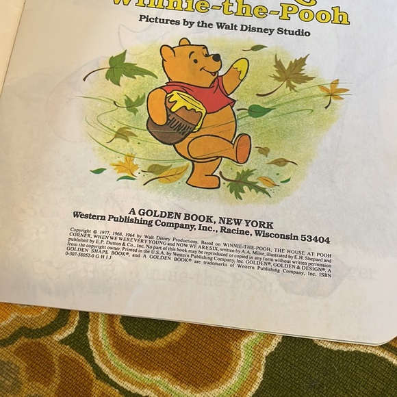 Disney 70s Golden shape books bundle: Tigger, dumbo, Winnie the Pooh & friends - Picture 6 of 9